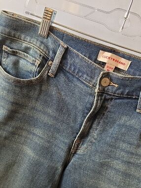 Lucky Brand Medium Wash Blue Denim Jeans